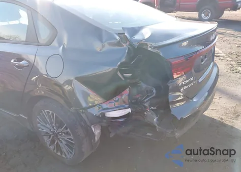 2023 Kia Forte Gt-Line z USA, uszkodzony, nr VIN 3KPF54ADXPE611109